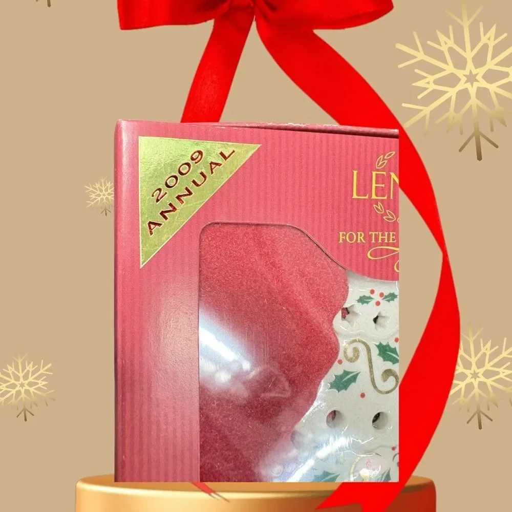 Lenox Cream and Gold‎ Christmas Tree Ornament 2009